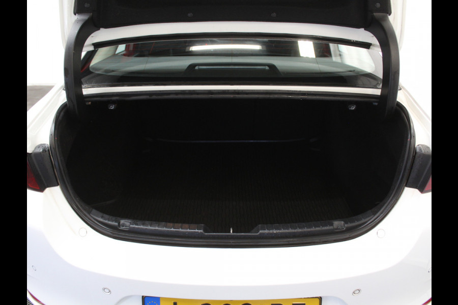 Mazda 3 2.0 e-SkyActiv-G M Hybrid 122 Comfort CAMERA | CARPLAY | ADAPCRUISE | LMV18 | HEAD-UP | LED | DAB | CLIMATE | NAVI | STOEL/STUUR