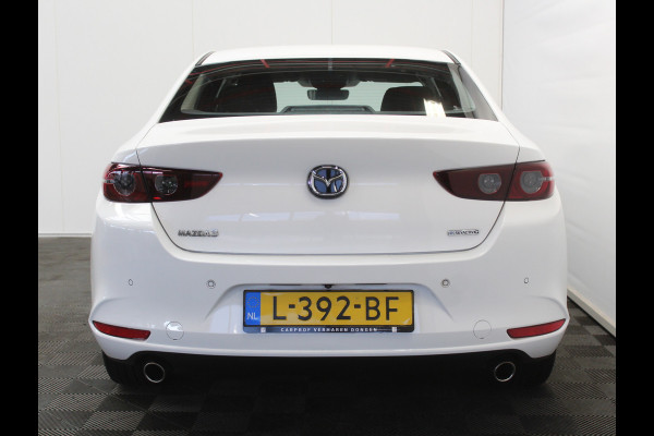 Mazda 3 2.0 e-SkyActiv-G M Hybrid 122 Comfort CAMERA | CARPLAY | ADAPCRUISE | LMV18 | HEAD-UP | LED | DAB | CLIMATE | NAVI | STOEL/STUUR