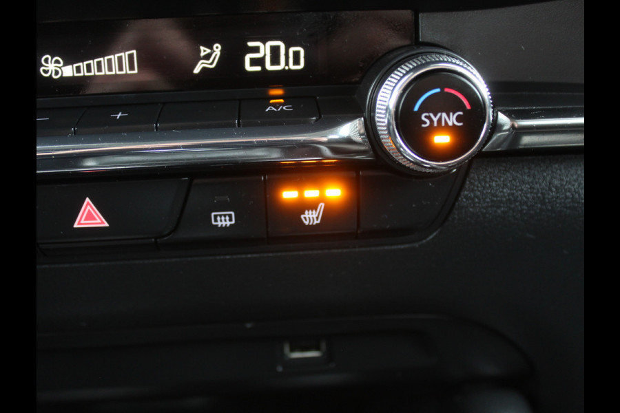 Mazda 3 2.0 e-SkyActiv-G M Hybrid 122 Comfort CAMERA | CARPLAY | ADAPCRUISE | LMV18 | HEAD-UP | LED | DAB | CLIMATE | NAVI | STOEL/STUUR