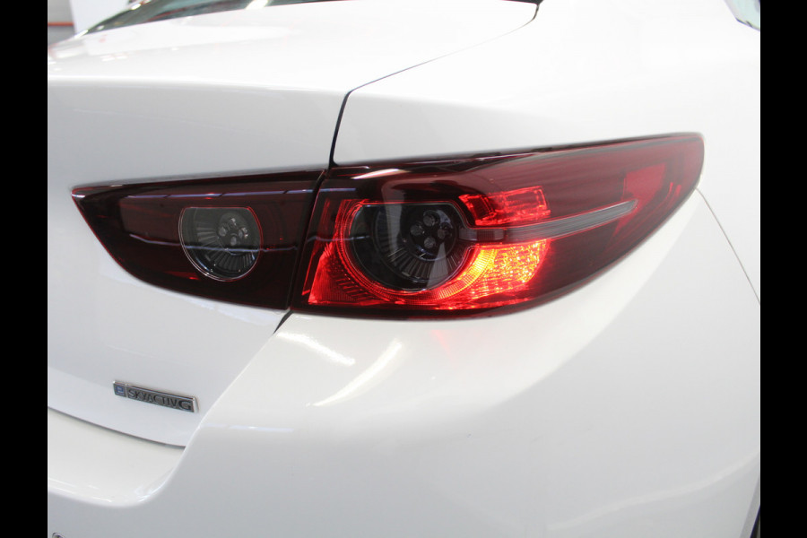 Mazda 3 2.0 e-SkyActiv-G M Hybrid 122 Comfort CAMERA | CARPLAY | ADAPCRUISE | LMV18 | HEAD-UP | LED | DAB | CLIMATE | NAVI | STOEL/STUUR