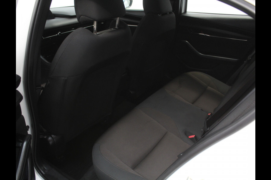 Mazda 3 2.0 e-SkyActiv-G M Hybrid 122 Comfort CAMERA | CARPLAY | ADAPCRUISE | LMV18 | HEAD-UP | LED | DAB | CLIMATE | NAVI | STOEL/STUUR