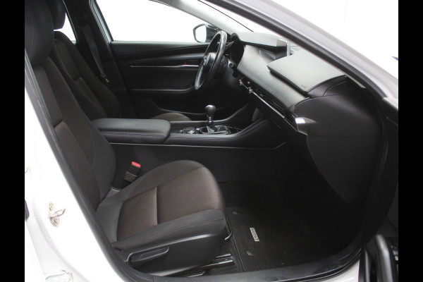 Mazda 3 2.0 e-SkyActiv-G M Hybrid 122 Comfort CAMERA | CARPLAY | ADAPCRUISE | LMV18 | HEAD-UP | LED | DAB | CLIMATE | NAVI | STOEL/STUUR