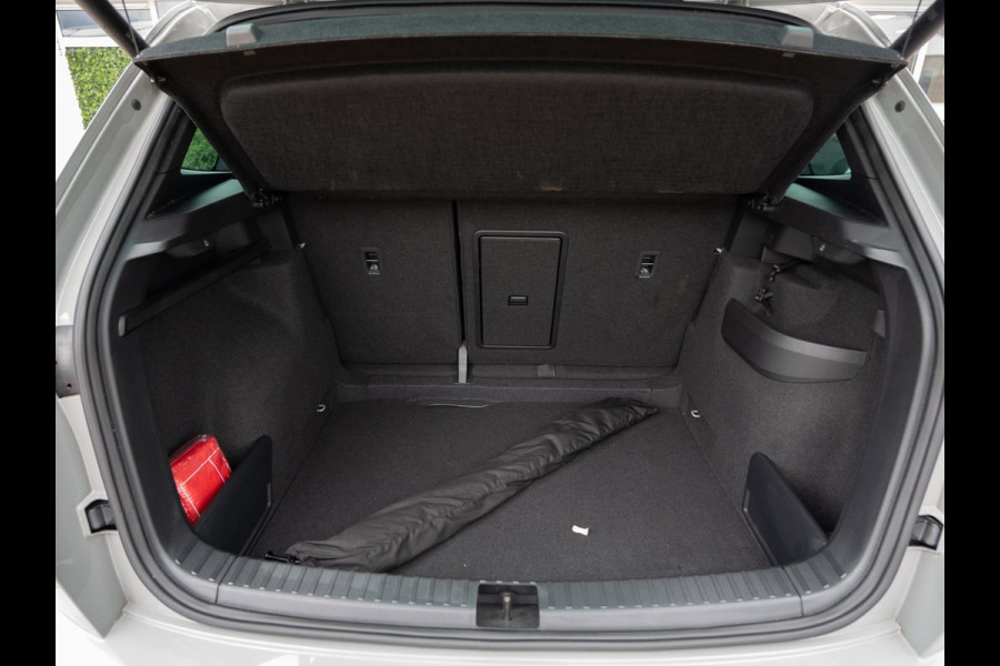 Škoda Karoq 1.5 TSI ACT 150PK DSG Sportline Business | ACC | Camera | Winter Pack | BTW
