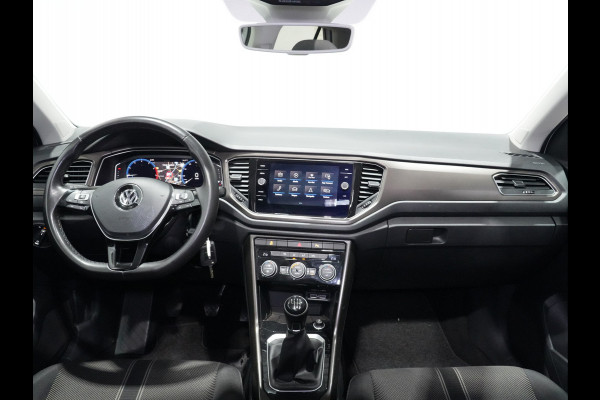 Volkswagen T-Roc 1.0 TSI Style | Trekhaak | Panorama | Full-LED | Navi