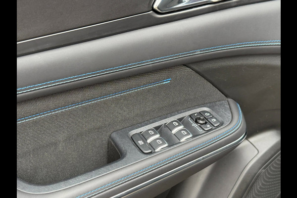 Lynk & Co 01 1.5 Plug-In|360|Black Edition|PANO|CARPLAY