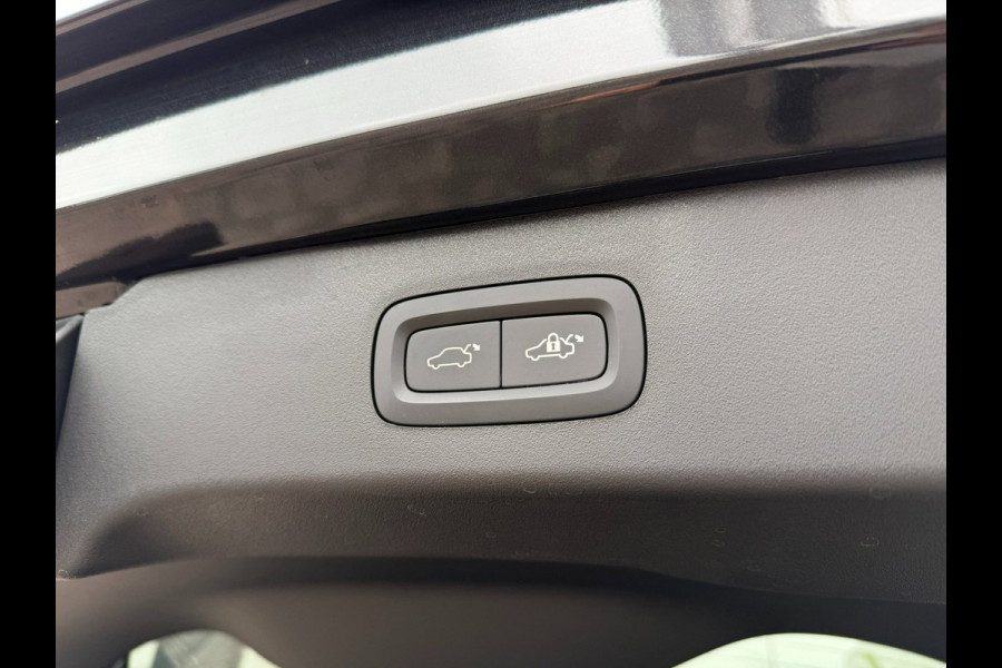Lynk & Co 01 1.5 Plug-In|360|Black Edition|PANO|CARPLAY