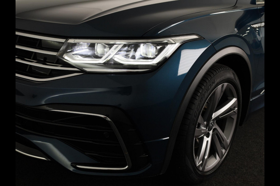Volkswagen Tiguan 1.5 TSI R-Line Business+ 150PK DSG | Panorama dak | Parkeercamera | Keyless entry | Matrix LED koplampen |