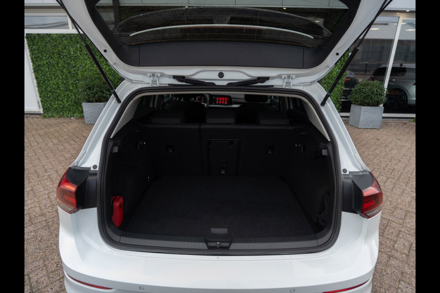 Volkswagen Golf 1.0 eTSI Life Business