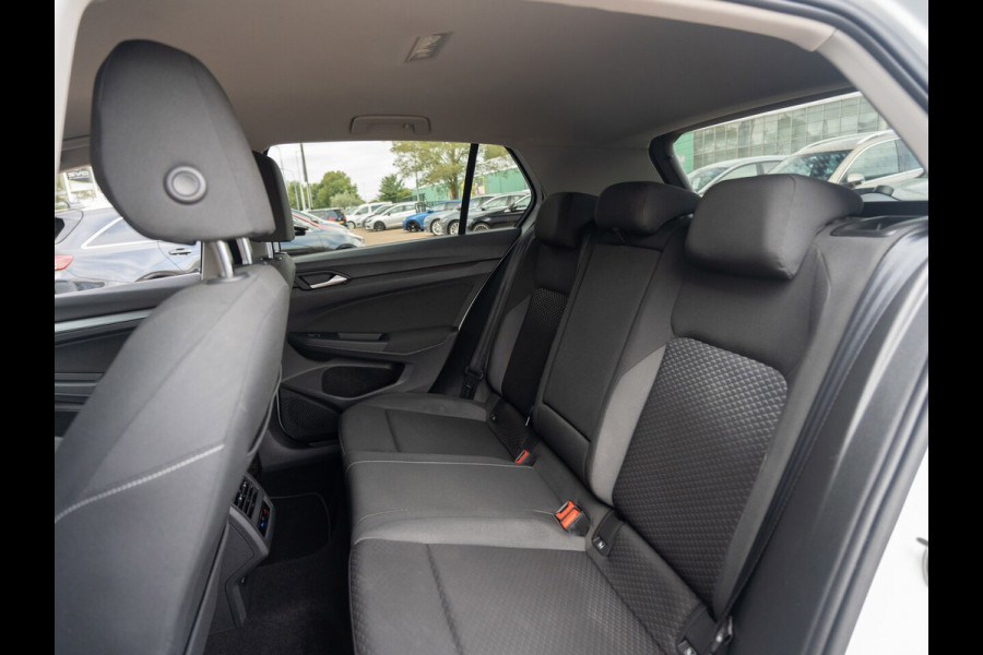 Volkswagen Golf 1.0 eTSI Life Business