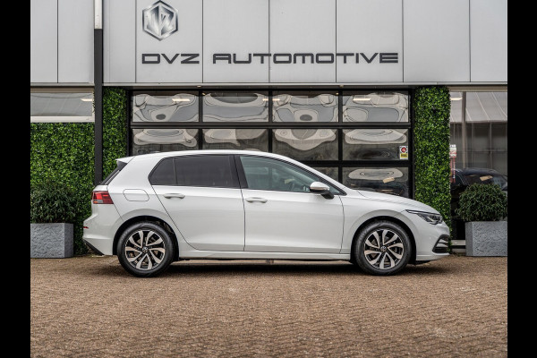 Volkswagen Golf 1.0 eTSI Life Business