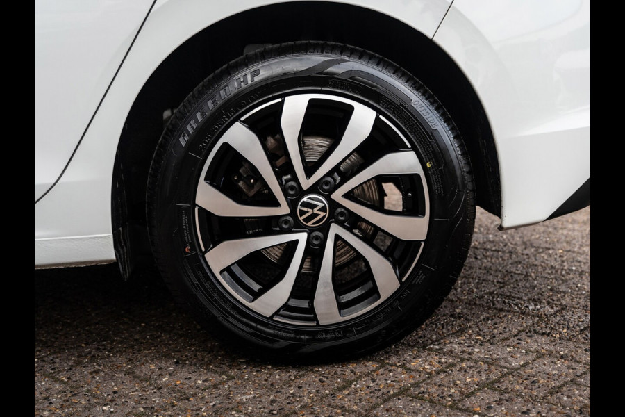 Volkswagen Golf 1.0 eTSI Life Business