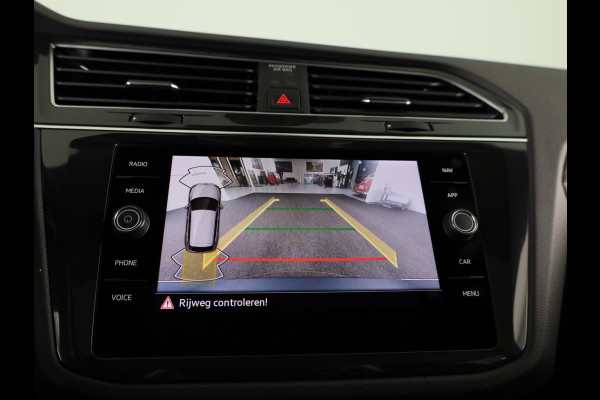 Volkswagen Tiguan 1.5 TSI R-Line Business+ 150PK DSG | Panorama dak | Parkeercamera | Keyless entry | Matrix LED koplampen |