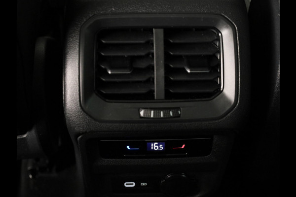 Volkswagen Tiguan 1.5 TSI R-Line Business+ 150PK DSG | Panorama dak | Parkeercamera | Keyless entry | Matrix LED koplampen |