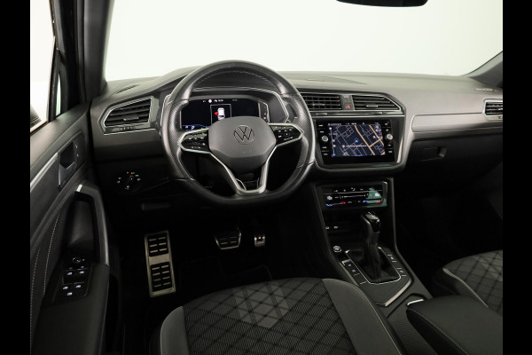 Volkswagen Tiguan 1.5 TSI R-Line Business+ 150PK DSG | Panorama dak | Parkeercamera | Keyless entry | Matrix LED koplampen |