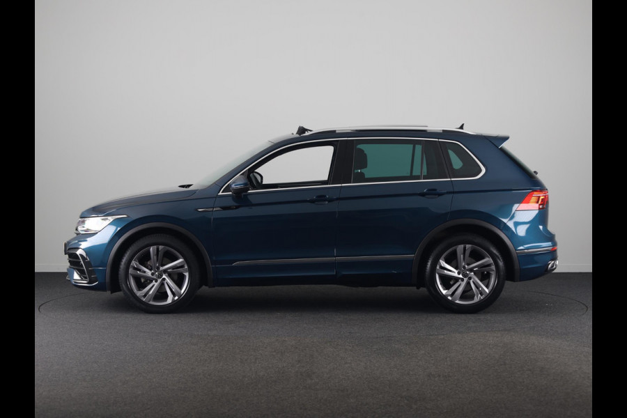 Volkswagen Tiguan 1.5 TSI R-Line Business+ 150PK DSG | Panorama dak | Parkeercamera | Keyless entry | Matrix LED koplampen |