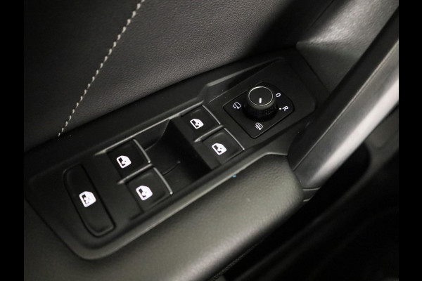 Volkswagen Tiguan 1.5 TSI R-Line Business+ 150PK DSG | Panorama dak | Parkeercamera | Keyless entry | Matrix LED koplampen |