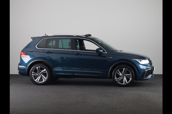 Volkswagen Tiguan 1.5 TSI R-Line Business+ 150PK DSG | Panorama dak | Parkeercamera | Keyless entry | Matrix LED koplampen |