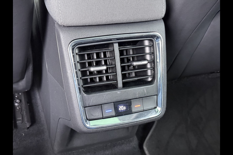 Škoda ENYAQ iV 80 SOH 90% Panoramadak 3-Zone Ecc Adap.Cruise Camera Navi Apple Carplay Android Auto Pdc Stoel+Stuurverwarming Lmv Led Privacy Glas Keyless advanced Dodehoek detectie File assistent Verkeersbord detectie 1e Eigenaar Dealeronderhouden Origineel Nederlandse Auto