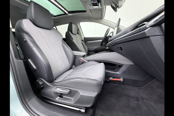 Škoda ENYAQ iV 80 SOH 90% Panoramadak 3-Zone Ecc Adap.Cruise Camera Navi Apple Carplay Android Auto Pdc Stoel+Stuurverwarming Lmv Led Privacy Glas Keyless advanced Dodehoek detectie File assistent Verkeersbord detectie 1e Eigenaar Dealeronderhouden Origineel Nederlandse Auto