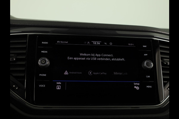 Volkswagen T-Roc 1.5 TSI Sport Business R 150pk DSG | Panoramadak | Parkeercamera | Adaptieve cruise controle | Parkeercamera