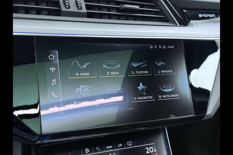 Audi e-tron 55 Quattro Advanced Edition Plus 95kWh Panoramadak Leder/Alcantara Adap.Cruise Camera Apple Carplay Android Auto Navi Ecc SOH 86 Elek.Stoelen+Memory+Verwarmd Elek.Achterklep Lmv 21" Keyless Privacy Glas Led DAB Dealeronderhouden Origineel Nederlandse Auto