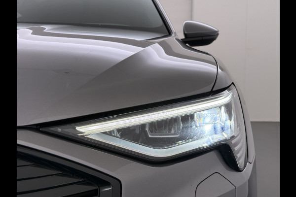 Audi e-tron 55 Quattro Advanced Edition Plus 95kWh Panoramadak Leder/Alcantara Adap.Cruise Camera Apple Carplay Android Auto Navi Ecc SOH 86 Elek.Stoelen+Memory+Verwarmd Elek.Achterklep Lmv 21" Keyless Privacy Glas Led DAB Dealeronderhouden Origineel Nederlandse Auto