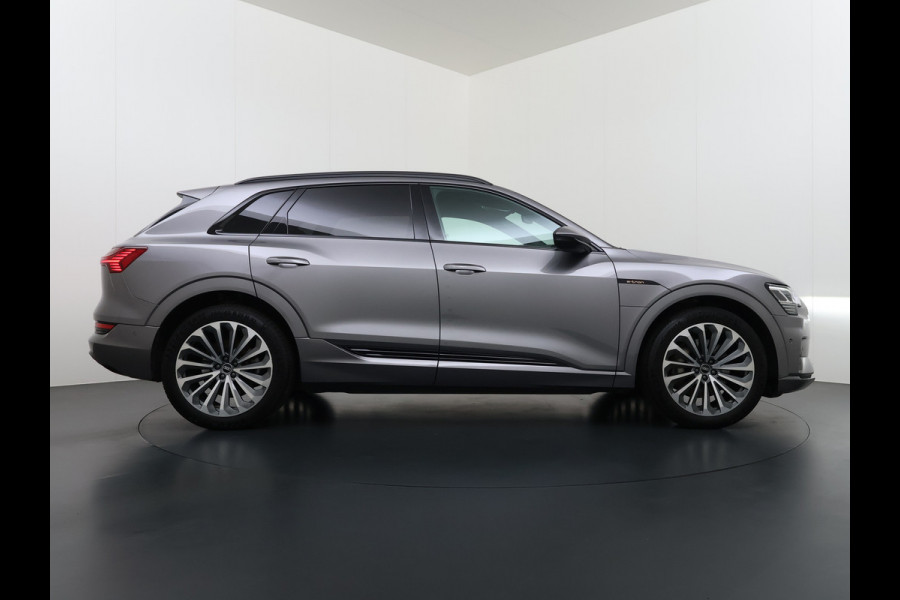 Audi e-tron 55 Quattro Advanced Edition Plus 95kWh Panoramadak Leder/Alcantara Adap.Cruise Camera Apple Carplay Android Auto Navi Ecc SOH 86 Elek.Stoelen+Memory+Verwarmd Elek.Achterklep Lmv 21" Keyless Privacy Glas Led DAB Dealeronderhouden Origineel Nederlandse Auto