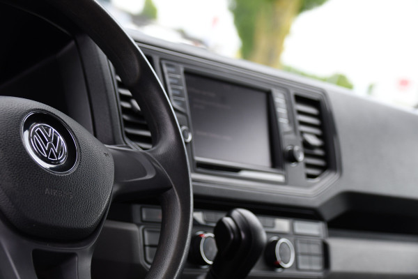 Volkswagen Crafter 35 2.0 TDI L4H3 DC PB Edition Cruise, Carplay, 177pk, Trekhaak, Multimedia, Airco, 5 Zits, Automaat, Uniek!