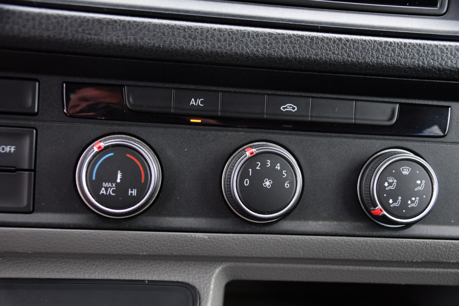 Volkswagen Crafter 35 2.0 TDI L4H3 DC PB Edition Cruise, Carplay, 177pk, Trekhaak, Multimedia, Airco, 5 Zits, Automaat, Uniek!