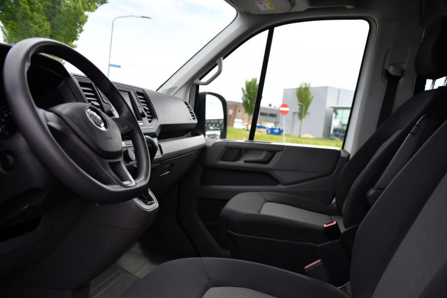 Volkswagen Crafter 35 2.0 TDI L4H3 DC PB Edition Cruise, Carplay, 177pk, Trekhaak, Multimedia, Airco, 5 Zits, Automaat, Uniek!