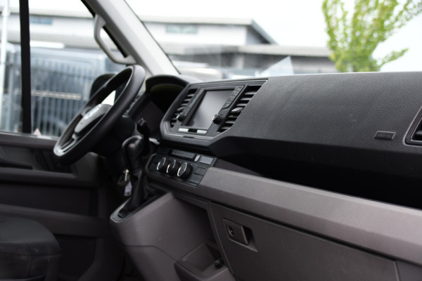 Volkswagen Crafter 35 2.0 TDI L4H3 DC PB Edition Cruise, Carplay, 177pk, Trekhaak, Multimedia, Airco, 5 Zits, Automaat, Uniek!