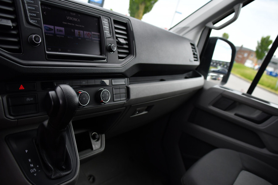 Volkswagen Crafter 35 2.0 TDI L4H3 DC PB Edition Cruise, Carplay, 177pk, Trekhaak, Multimedia, Airco, 5 Zits, Automaat, Uniek!