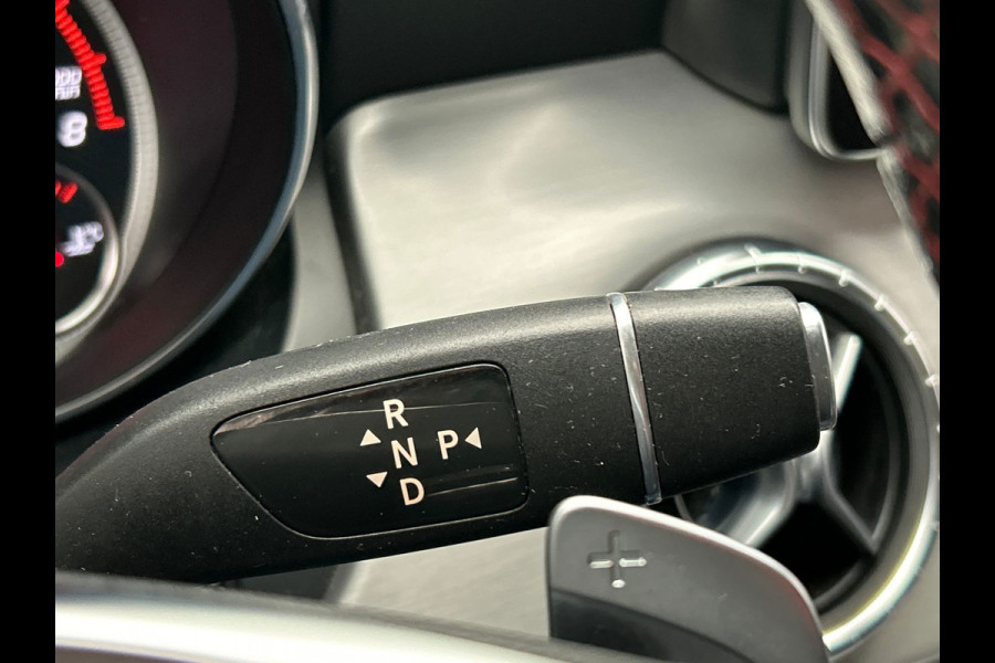 Mercedes-Benz CLA-Klasse 180 Business Solution AMG | Trekhaak | Camera | LED | Alcantara/Leder | Origineel NL