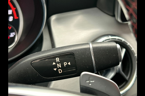 Mercedes-Benz CLA-Klasse 180 Business Solution AMG | Trekhaak | Camera | LED | Alcantara/Leder | Origineel NL