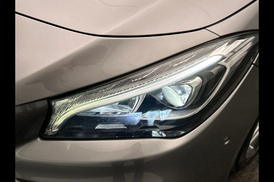 Mercedes-Benz CLA-Klasse 180 Business Solution AMG | Trekhaak | Camera | LED | Alcantara/Leder | Origineel NL