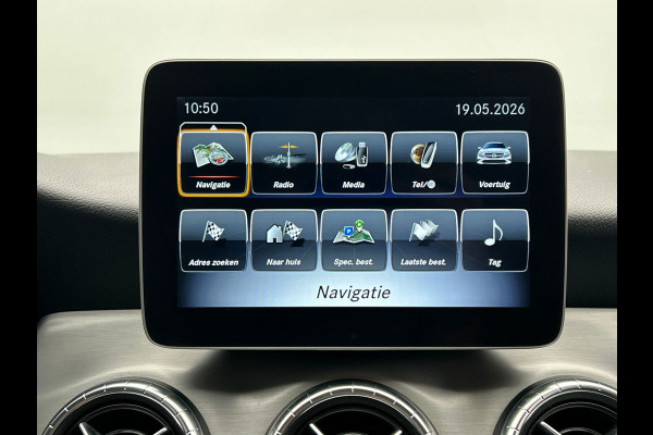 Mercedes-Benz CLA-Klasse 180 Business Solution AMG | Trekhaak | Camera | LED | Alcantara/Leder | Origineel NL