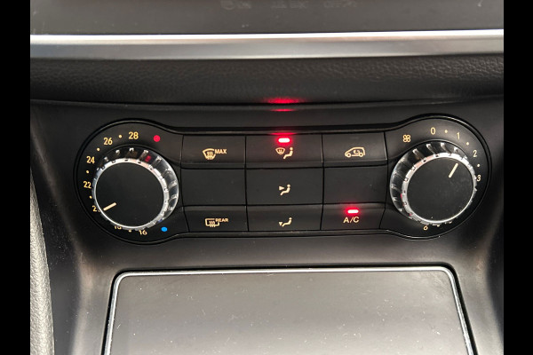 Mercedes-Benz CLA-Klasse 180 Business Solution AMG | Trekhaak | Camera | LED | Alcantara/Leder | Origineel NL
