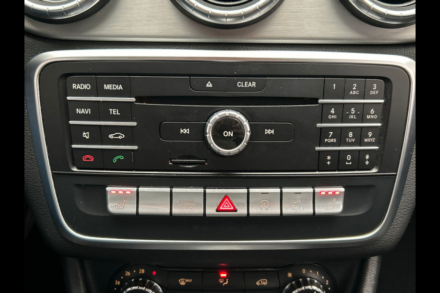 Mercedes-Benz CLA-Klasse 180 Business Solution AMG | Trekhaak | Camera | LED | Alcantara/Leder | Origineel NL