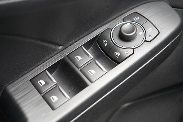 Ford Kuga 2.5 PHEV ST-Line | Carplay | Winter-pack | Parkeersensoren | Keyless | Lm velgen