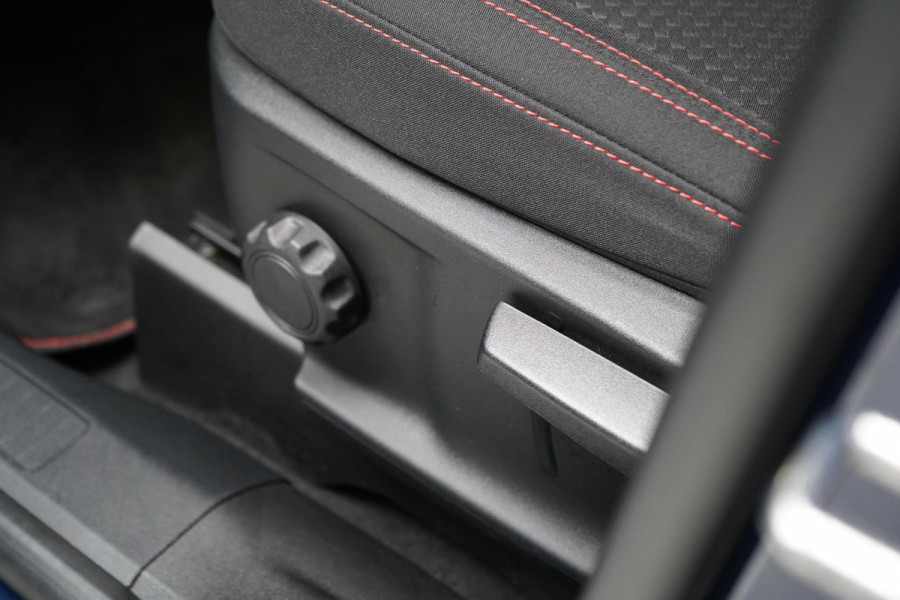 Ford Kuga 2.5 PHEV ST-Line | Carplay | Winter-pack | Parkeersensoren | Keyless | Lm velgen