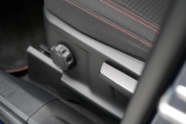 Ford Kuga 2.5 PHEV ST-Line | Carplay | Winter-pack | Parkeersensoren | Keyless | Lm velgen