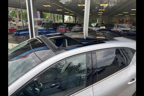 Renault Captur TCe 90 Techno Pano / Groot navi / Clima / Keyless / LM velgen