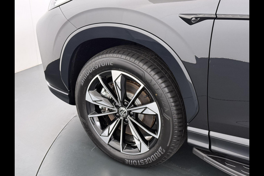 MG HS 1.5 TGDI Luxury PHEV VAN: 39.900,- VOOR: 34.440,- UW WKVOORDEEL: 5.460,- | PLUG-IN HYBRIDE | 272 PK| NIEUWE AUTO | >1.000 KM TOTAAL BEREIK | 1E REGISTRATIE 03-2026 | 360° CAMERA | ELEKTRISCHE ACHTERKLEP | 7 JAAR MG GARANTIE T/M 2033 | APPLE CARPLAY | ANDROID AUTO | STOELVERWARMING | FULL LED | ELEKTRISCHE STOELEN