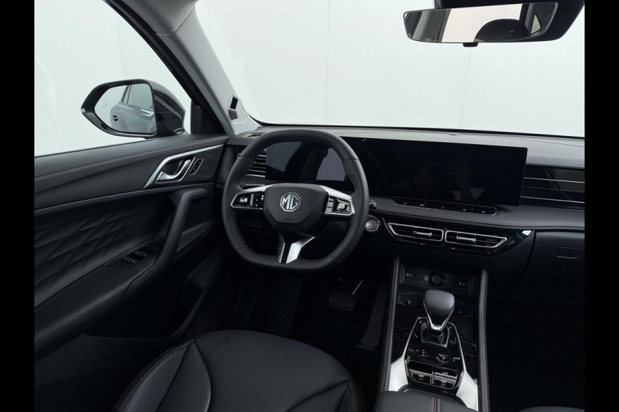 MG HS 1.5 TGDI Luxury PHEV VAN: 39.900,- VOOR: 34.440,- UW WKVOORDEEL: 5.460,- | PLUG-IN HYBRIDE | 272 PK| NIEUWE AUTO | >1.000 KM TOTAAL BEREIK | 1E REGISTRATIE 03-2026 | 360° CAMERA | ELEKTRISCHE ACHTERKLEP | 7 JAAR MG GARANTIE T/M 2033 | APPLE CARPLAY | ANDROID AUTO | STOELVERWARMING | FULL LED | ELEKTRISCHE STOELEN