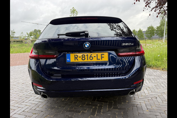 BMW 3 Serie Touring 320e | Nieuw Model | Camera | Zwarte Hemel | NL-Auto | Cruise control adaptief met Stop&Go |