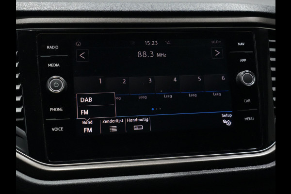 Volkswagen T-Roc 1.0 TSI Style | Trekhaak | Panorama | Full-LED | Navi