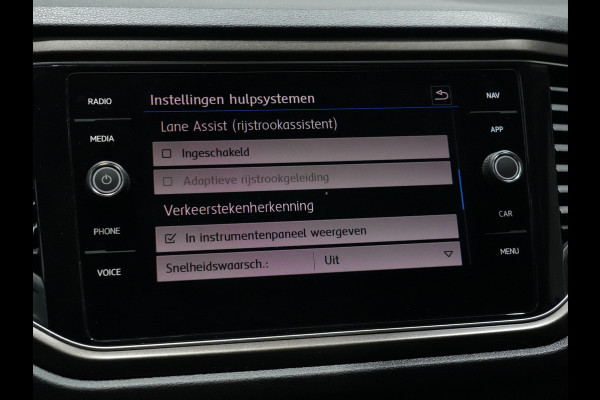 Volkswagen T-Roc 1.0 TSI Style | Trekhaak | Panorama | Full-LED | Navi