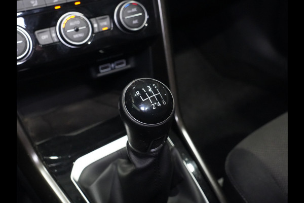 Volkswagen T-Roc 1.0 TSI Style | Trekhaak | Panorama | Full-LED | Navi