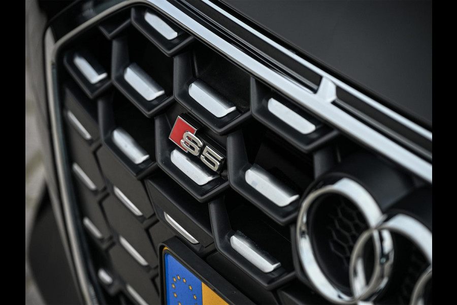 Audi A5 Cabriolet 3.0 TFSI S5 quattro | Head-up | B&O Sound | Trekhaak | Matrix led | S-stoelen met massage | 360 Camera | Keyless entry | Memory seats | Carbon inleg