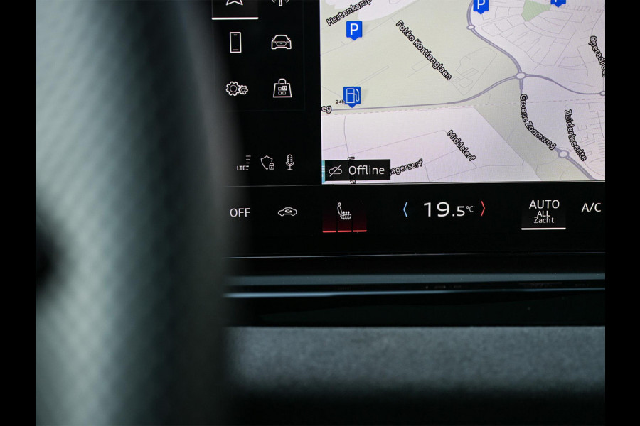 Audi A6 Avant 3.0 TFSI 368PK Quattro S-Edition Panoramadak | Luchtvering | Head-up display | 6-cilinder | Stoelgeheugen | 4-Wiel besturing | Tech Pro | Adaptive cruise control | B&O audio | S-stoelen | Ambiance verlichting | Carbon inleg | Styling kit | 4-Zone climate